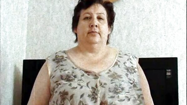 Полна со емоции Јапонската каубојка Реон Отова лудо јава влакнестиот кур