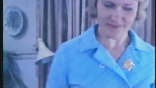 Прекрасната сосема природна каубојка Леи Лани лакомо цица и вози топла BBC
