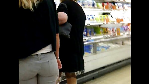 Црвената глава со големо дно, реката Шона го грчи дикот со нозете